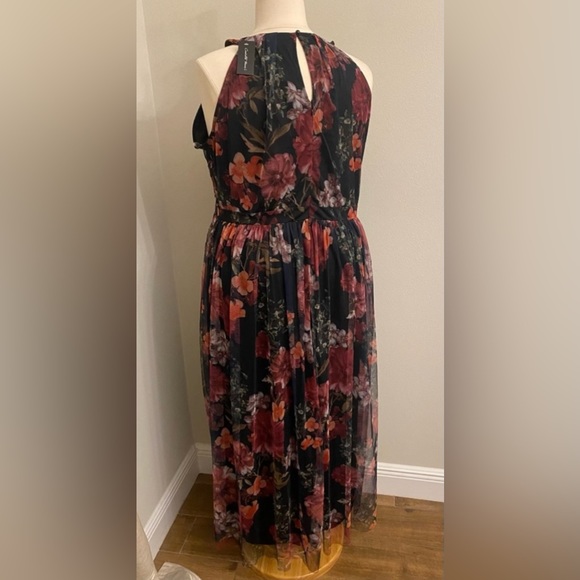 Plus Dress ❤️🖤 - Picture 4 of 7